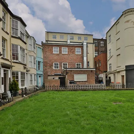 Apartment Flat 7 - For 2 In Town Centre Scarborough